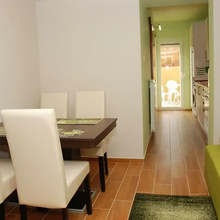 Apartmán Tuecsoek Apartman